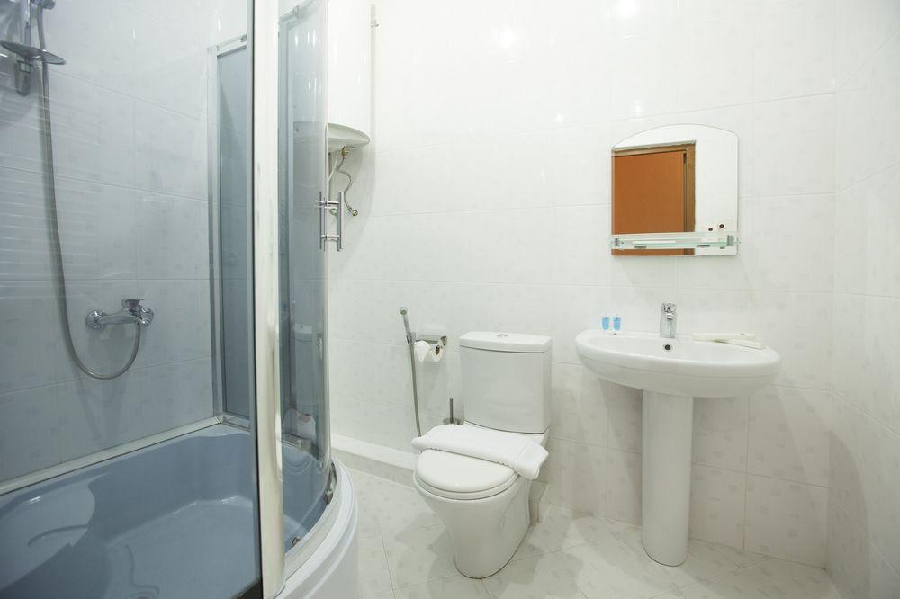 Astoria Hotel Тбилиси Екстериор снимка